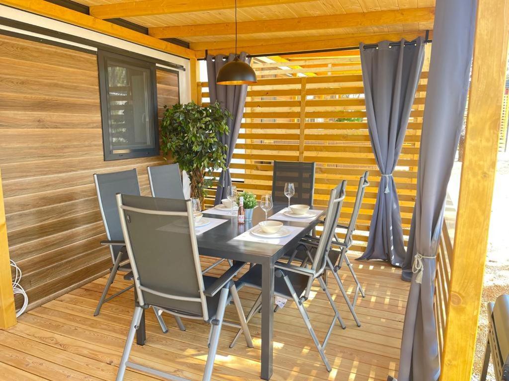 Mobile Home La Vida Биоград на Мору Екстериор снимка