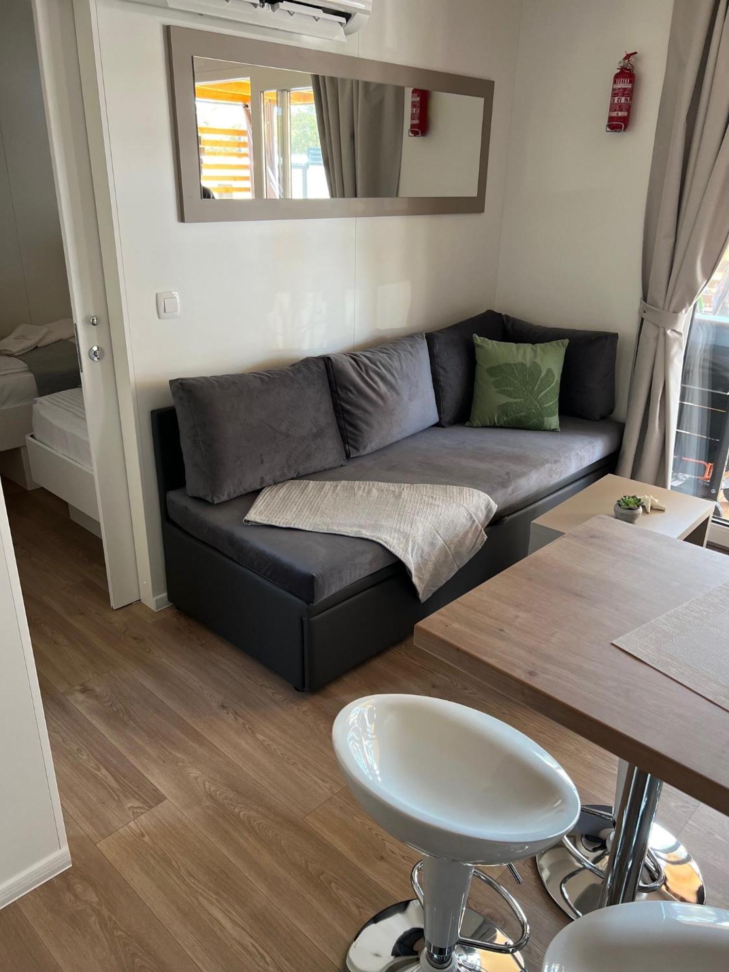 Mobile Home La Vida Биоград на Мору Екстериор снимка